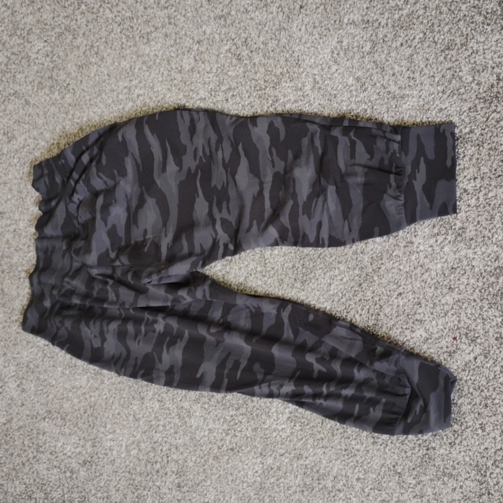 Athleta Salutation Camo Jogger - Picture 5 of 6